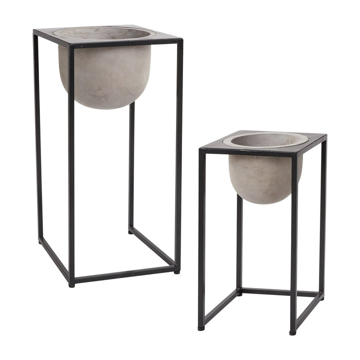 Concrete Planter in Black Iron Stand - LDF SilkCONTAINERS